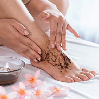 Nail Care Meets Foot Scrubbing / Pro Pedicure Secrets